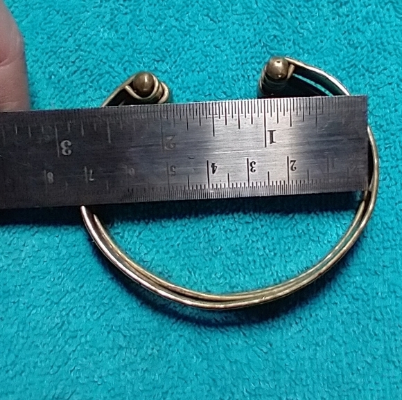 Hammered Gold brass 3 section Cuff Bracelet vintage - Picture 3 of 4